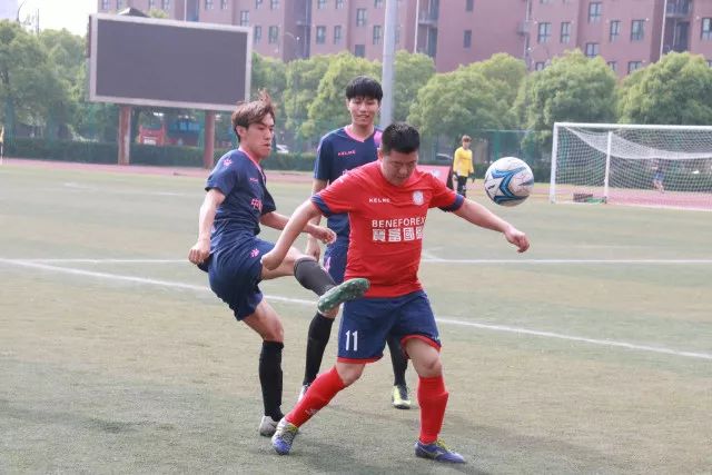阿诺德在西甲艰难挣扎，仅三次首发面临未来挑战